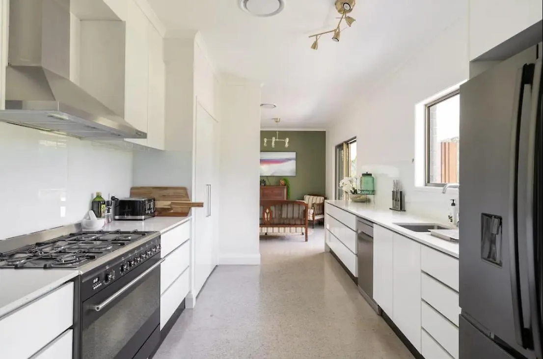 بيت للعطل فيلا Bali Ahn Acreage 3 Minutes To Town Pool Aircon Wifi Yandina